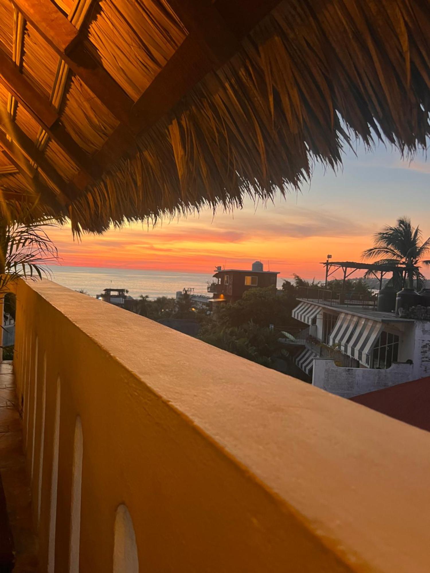 Casa Tacuba Hotell Puerto Escondido  Exteriör bild